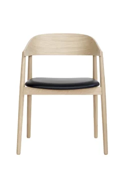 Andersen - Furniture AC2 armchair Oak white pigm. lacquer leather seat