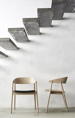 Andersen - Furniture AC2 armchair Oak white pigm. lacquer leather seat