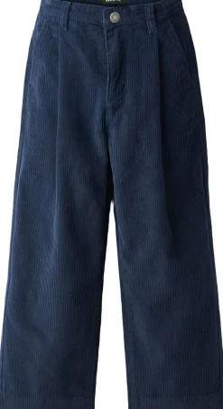 Alaine><noscript><img width=