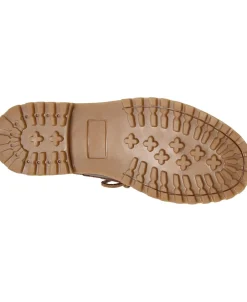 Pavement Alvina Tan Online