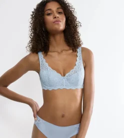 Amourette WHP>Triumph New