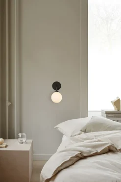 Nuura Apiales Wall, satin black / opal