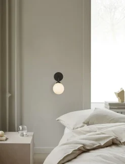 Nuura Apiales Wall, satin black / opal