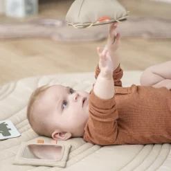 Done by Deer Baby kontrastkortholder Deer friends Sand Online