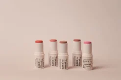 Blush><noscript><img width=