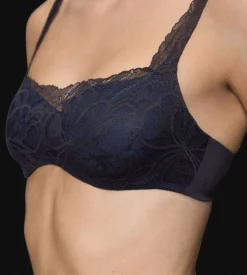 Triumph Body Make-Up Illusion Lace Balconet Black Best