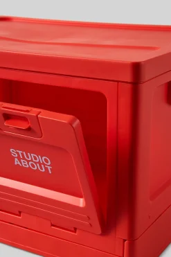 Box, Small>Studio About