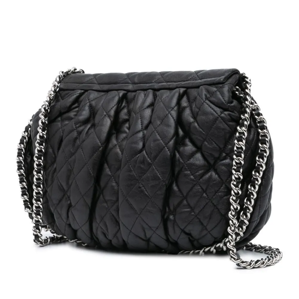 Dame Chanel Vintage Chanel Flap Bag