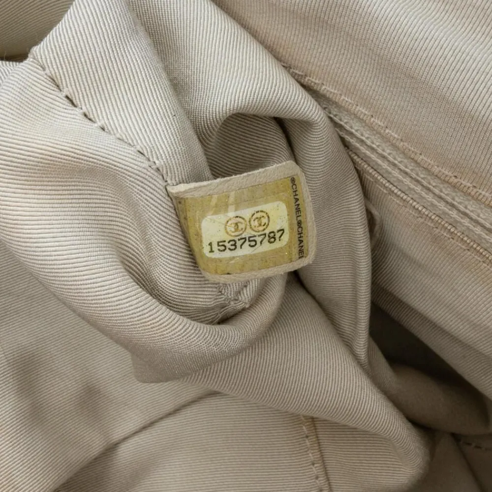 Dame Chanel Vintage Chanel Flap Bag