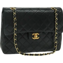 Dame Chanel Vintage Chanel Shoulder Bag