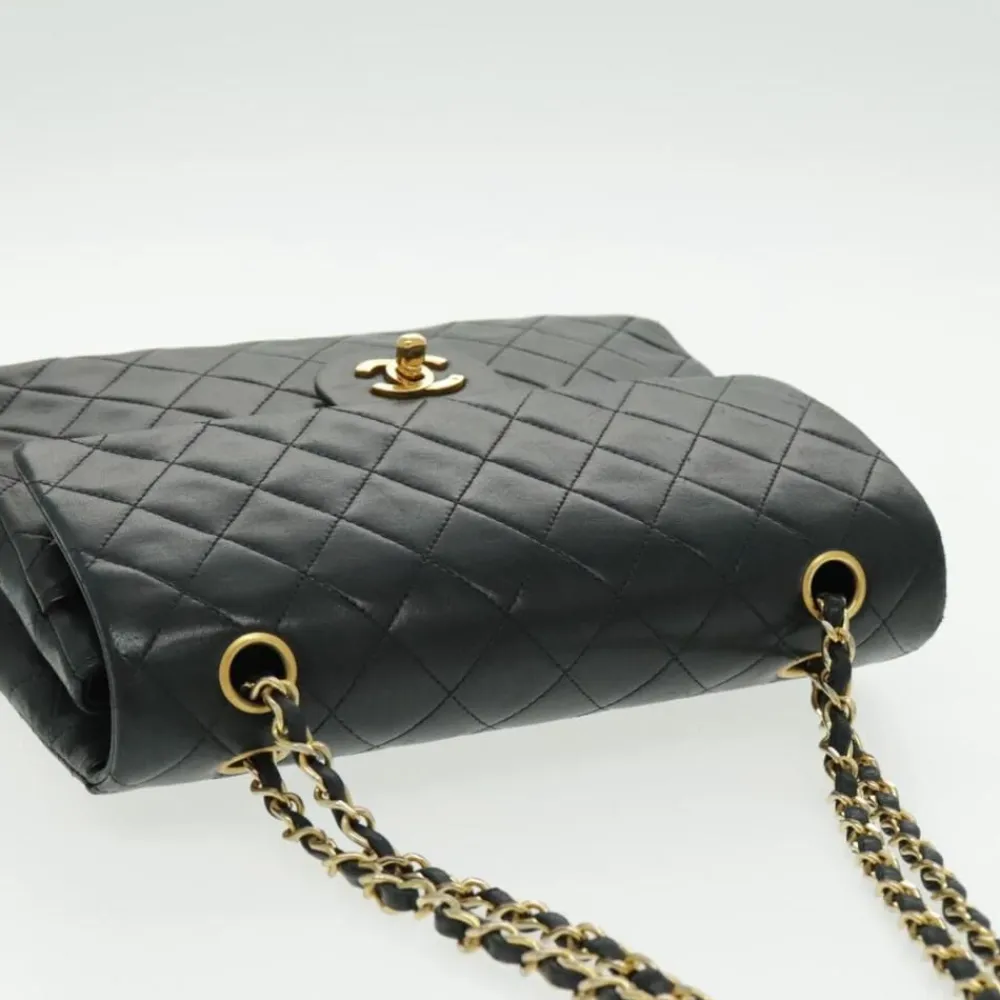 Dame Chanel Vintage Chanel Shoulder Bag