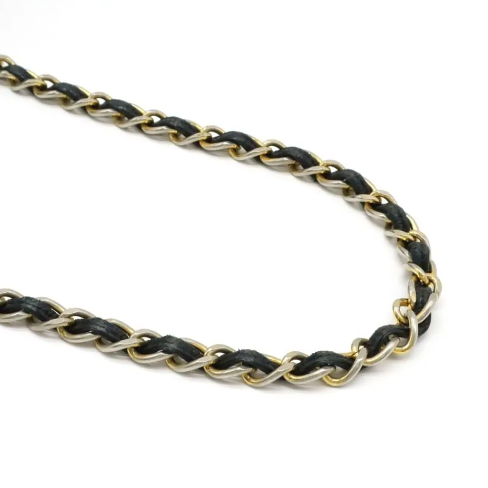 Dame Chanel Vintage Chanel Shoulder Bag