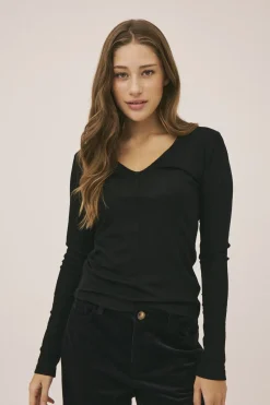 Cilla 16 V-halset bluse - 100% merino wool RWS>Magasin du Nord Collection Online