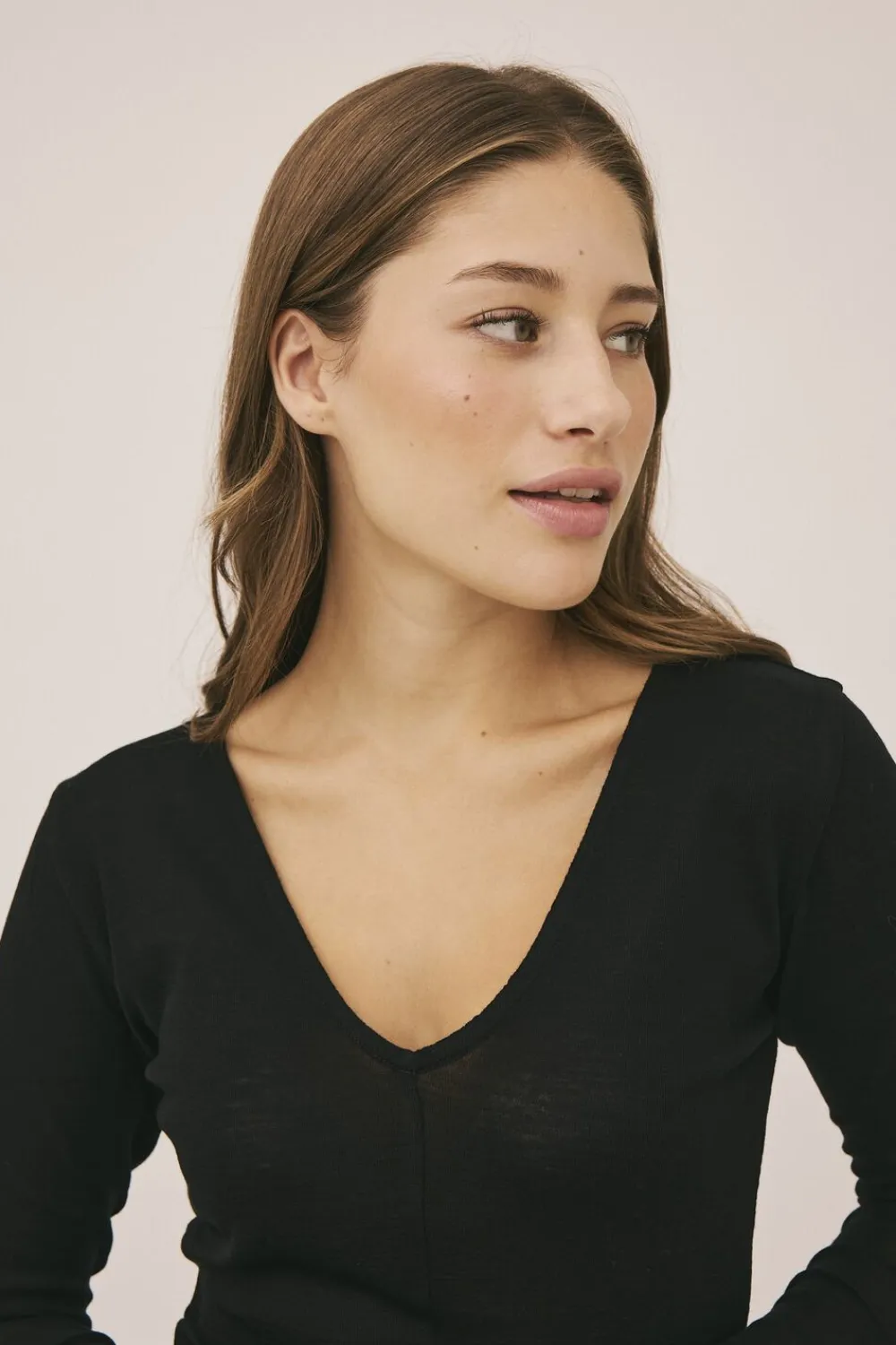 Cilla 16 V-halset bluse - 100% merino wool RWS>Magasin du Nord Collection Online