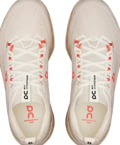 On Cloudsufer Max Løbesko