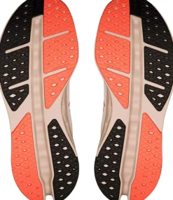 On Cloudsufer Max Løbesko