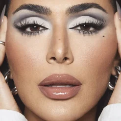 Creamy Obsessions eyeshadow palette>Huda Beauty New