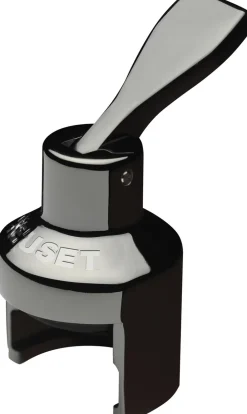 Le Creuset Crown prop Hot