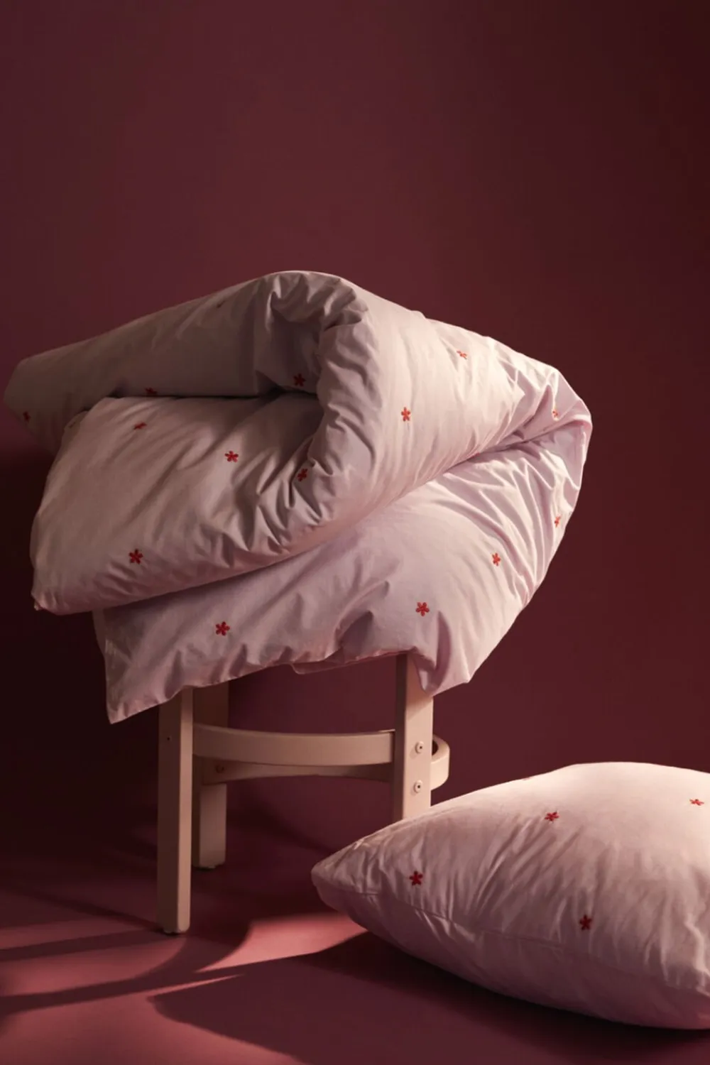 Daisy Sengetøj 200x220 cm pink/rød DK>Juna Hot