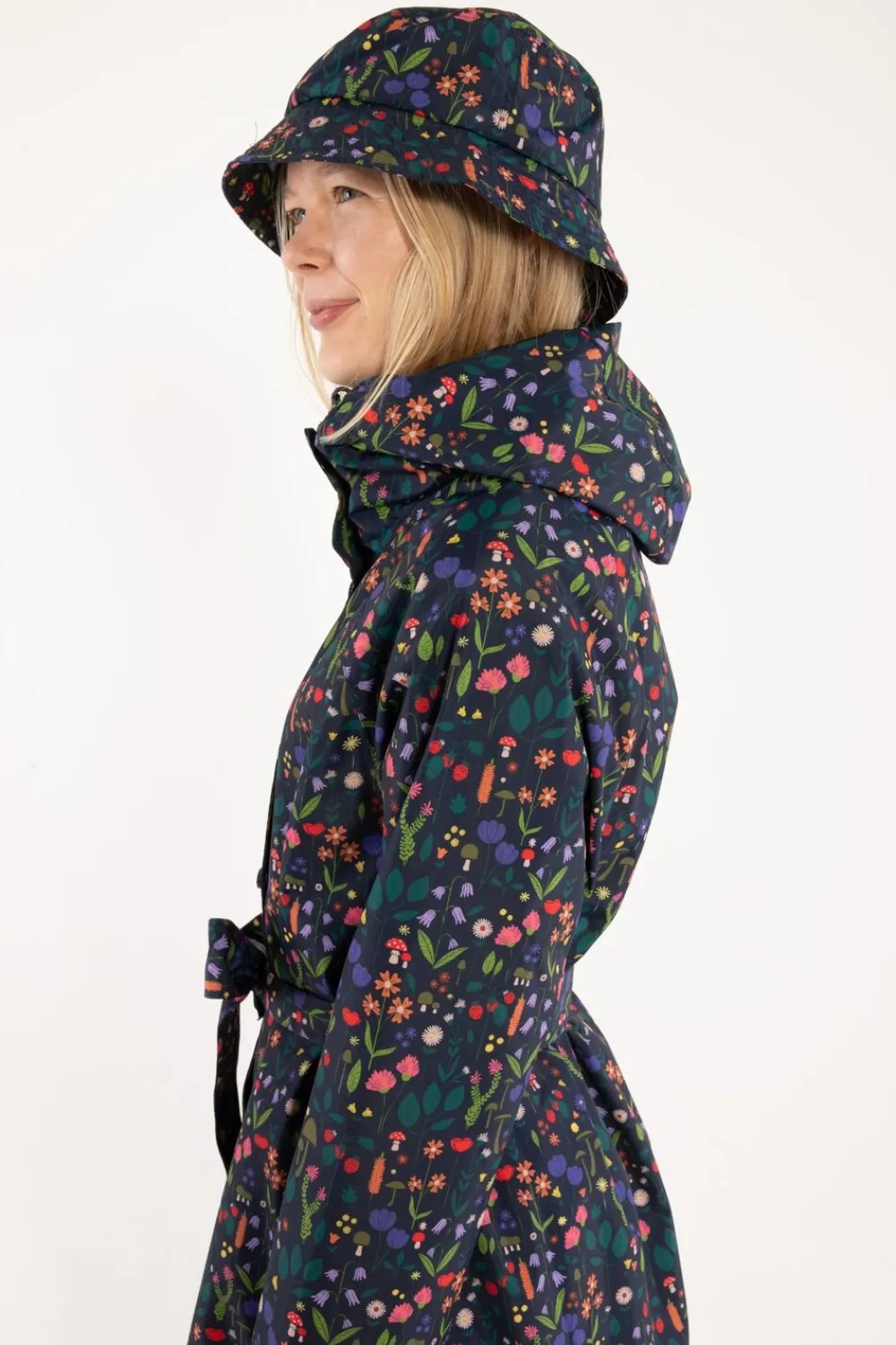 Danefæ Danelisabeth Raincoat Dk Navy BOTANICAL Blå Hot