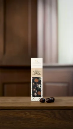 Karamel Kompagniet Dark Chocolate coated caramels with sea salt Elegance Best