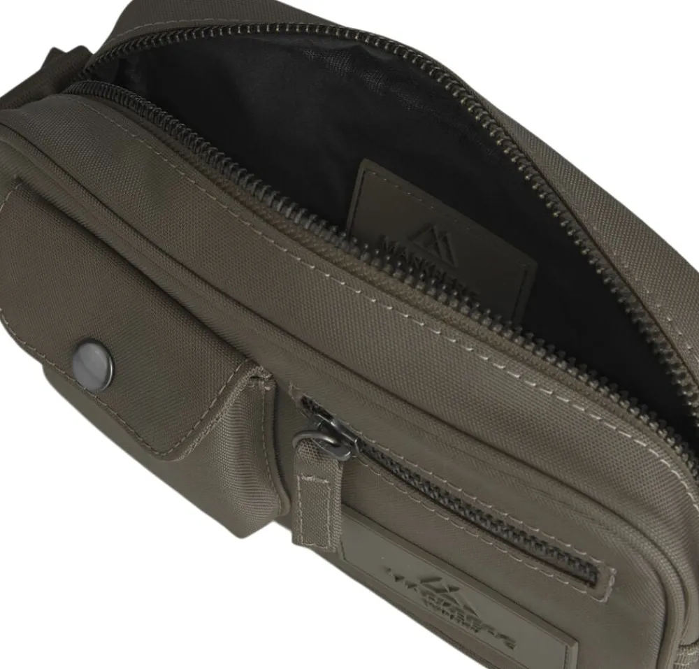 DarlaMBG S Cross. , Monochrome>Markberg