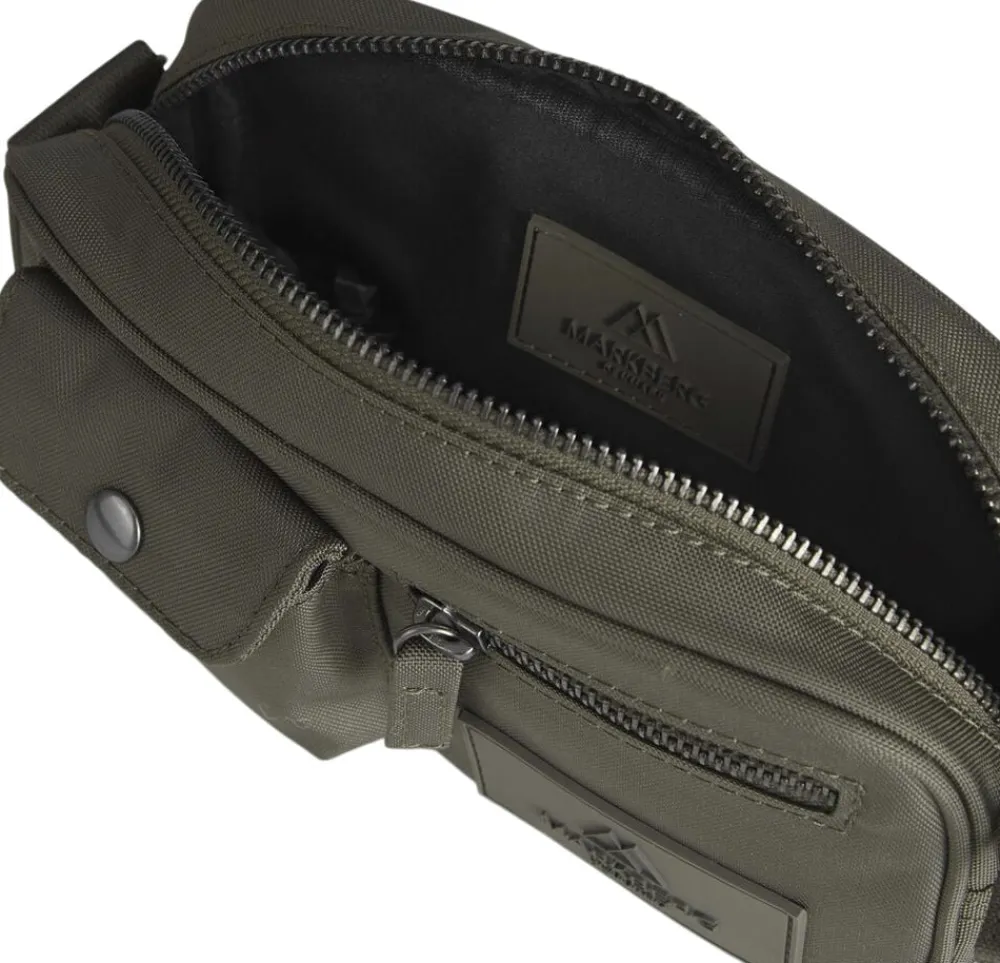 Dame Markberg DarlaMBG S Cross. , Monochrome