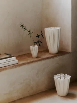 Ferm Living Dedali Vase - H18 - Off-white