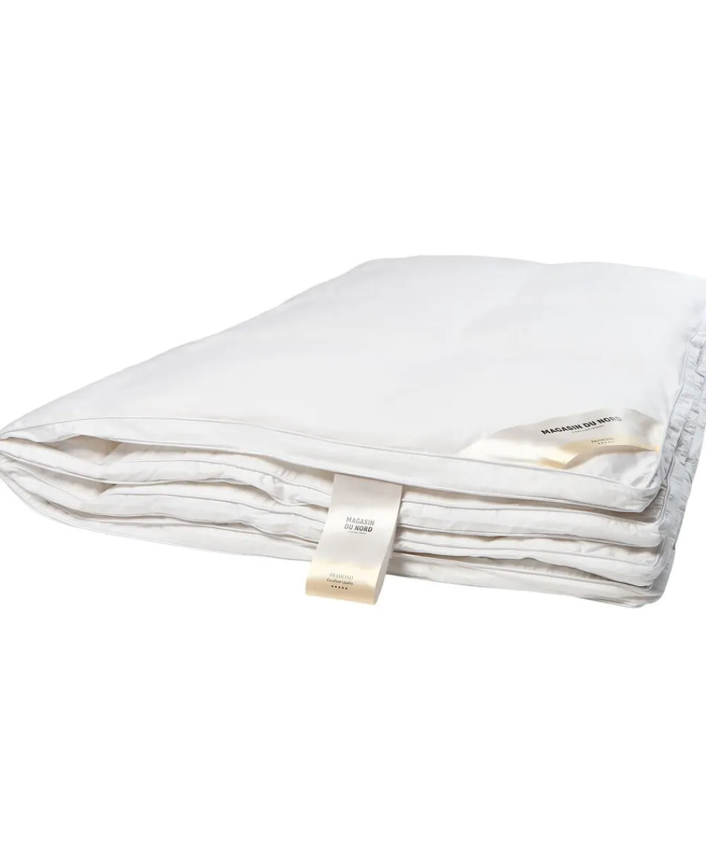 Magasin du Nord Collection Diamant Gåsedunsdyne - Lun 140x220 cm.