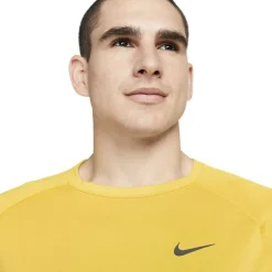 Nike Dri-FIT Ready T-shirt Gul Clearance