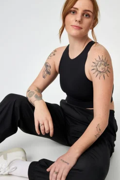 Dylan Bra><noscript><img width=