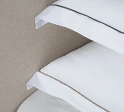 Magasin du Nord Collection Egyptisk sengesæt med broderet stikning