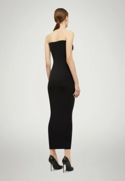 Fatal Dress><noscript><img width=