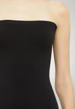 Fatal Dress><noscript><img width=