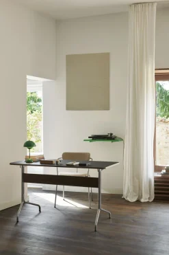 &Tradition Flowerpot Portable Lamp VP9, Magnetic Charger Signal green