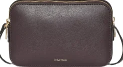 Calvin Klein FOIL LOGO ELONGATED CAMERA BAG Fudge/espresso Clearance