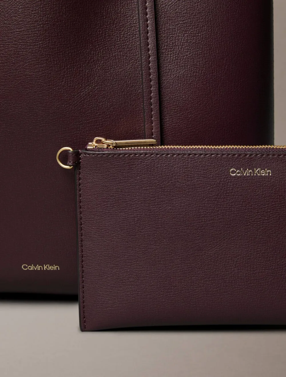 Calvin Klein FOIL LOGO SMALL TOTE Fudge/espresso Online