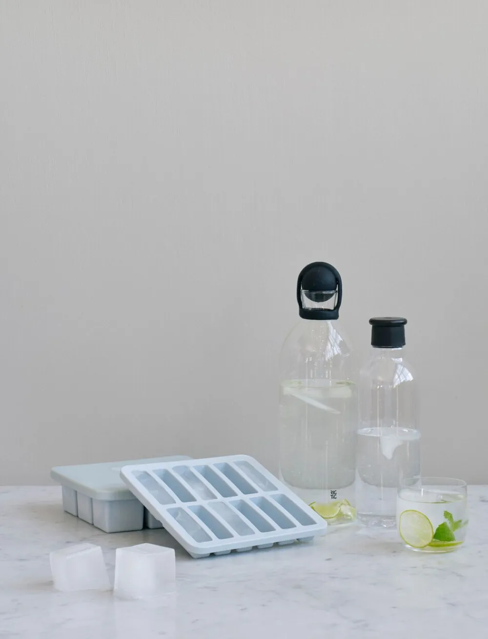 RIG TIG FREEZE-IT isterningbakke med låg light blue New