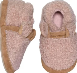 Fuzzy teddy slippers>Melton