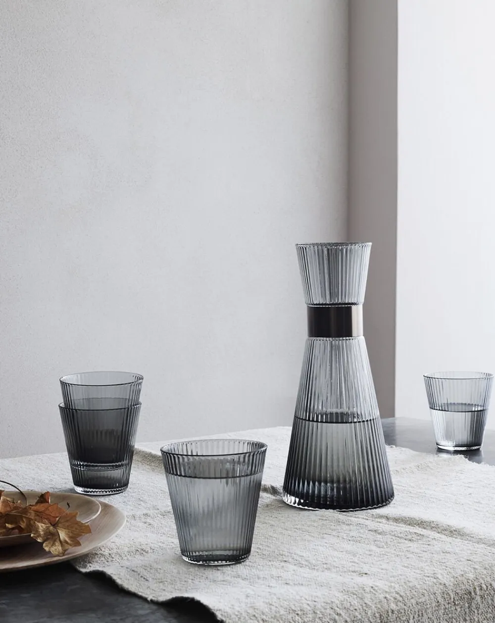 GC Mouthblown Vandkaraffel 1,0 l smoke>Rosendahl