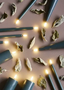 Uyuni Giftbox w. spike, remote, LED pillar candle, Pine green, Smo