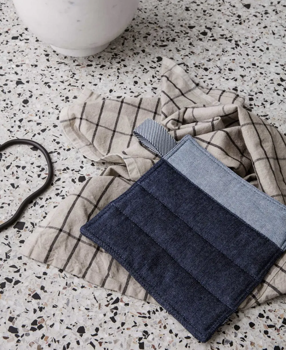 Ferm Living Hale Tea Towel - Sand/Black