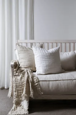 Himla Hannelin Throw