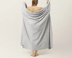 Karmameju Skincare HIMALAYA FLEECETÆPPE - COLOUR / Light grey