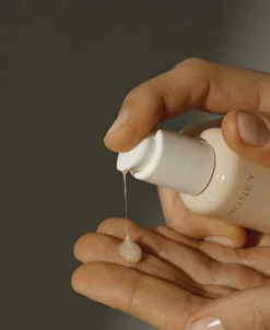 Hydra Serum - hyaluronic acid & niacinamide><noscript><img width=