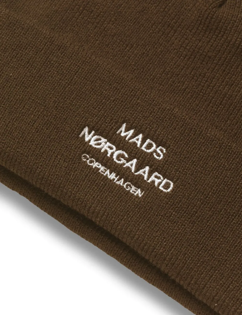 Isak Ambas Logo Beanie>Mads Nørgaard - Copenhagen Online