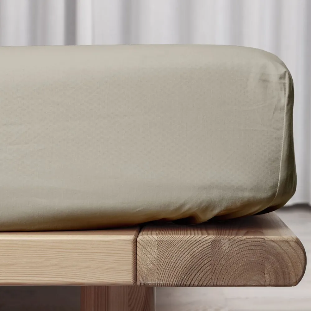 Night & Day Økologisk boxlagen, percale - GOTS, Sand Outlet