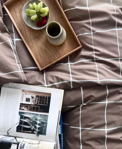 OMHU Økologisk sengesæt, Wave grid Taupe Hot