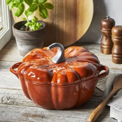 Staub La Cocotte Cocotte 24 cm / 3,25 l, Græskar, Kanel, Støbejern