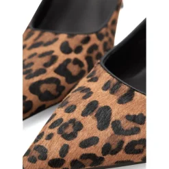 Laura Leo><noscript><img width=